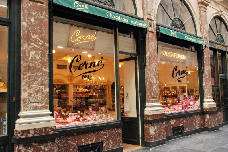 vente-LORGUES-min_chocolate_chocolaterie_shop_luxury_chic_gallery_brussels_belgium-558146